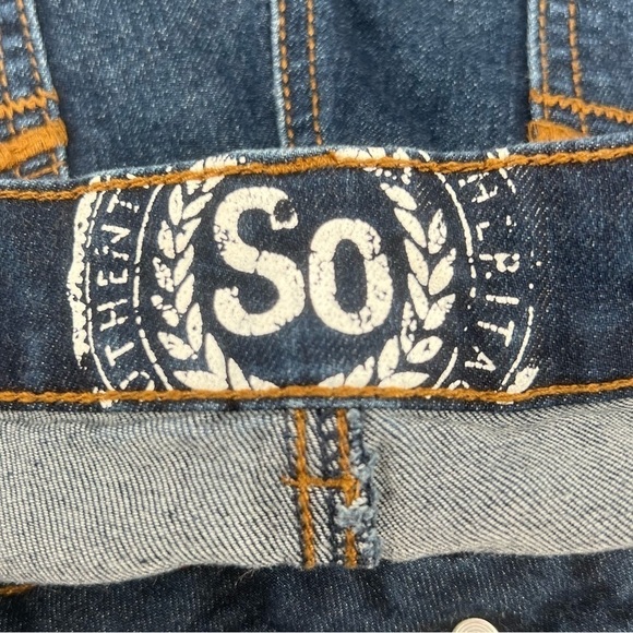 SO Cuffed Hem Jean Shorts Size 26 Women’s - Picture 2 of 5